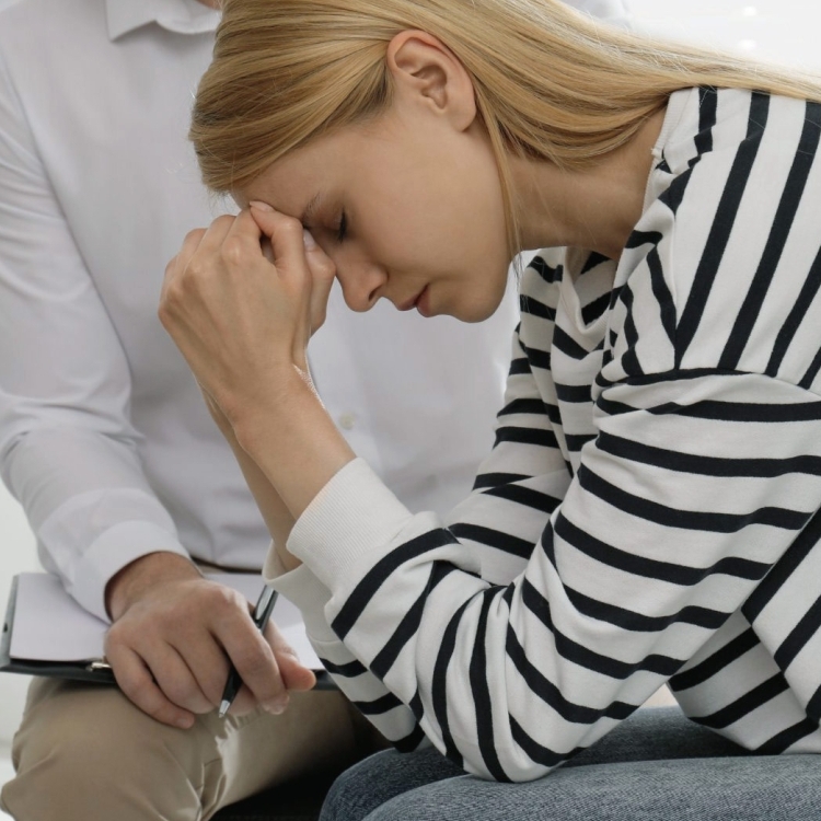 Image personne offrant du soutient